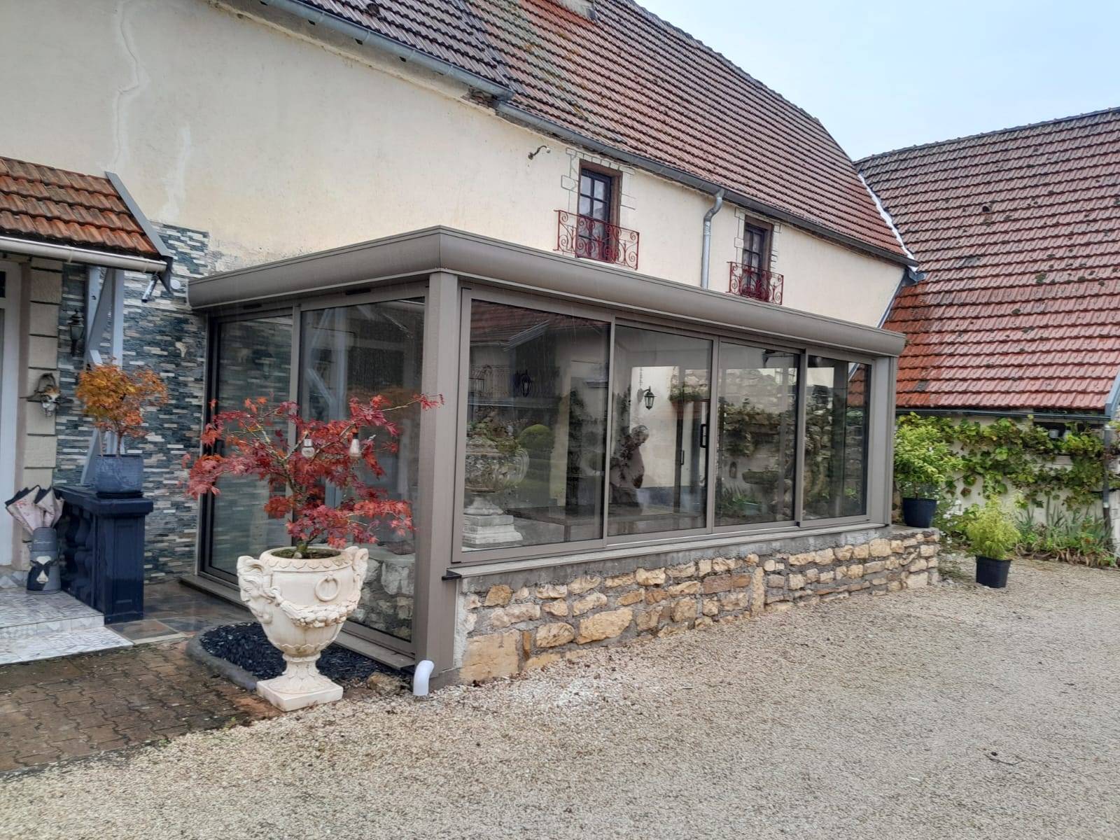 Véranda Renoval en aluminium à Saint Léger Triey